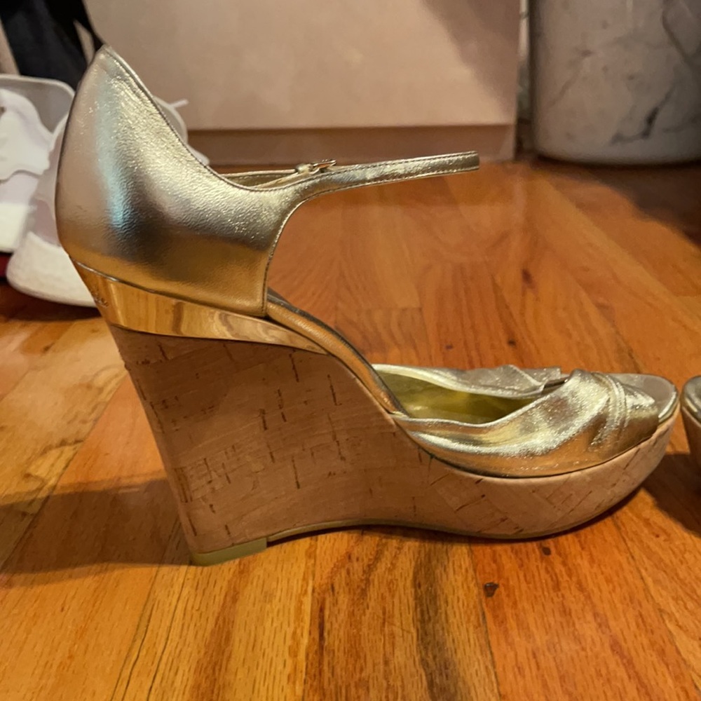 Gucci Gold Metallic Platform Wedge!Greatcondition! - image 7
